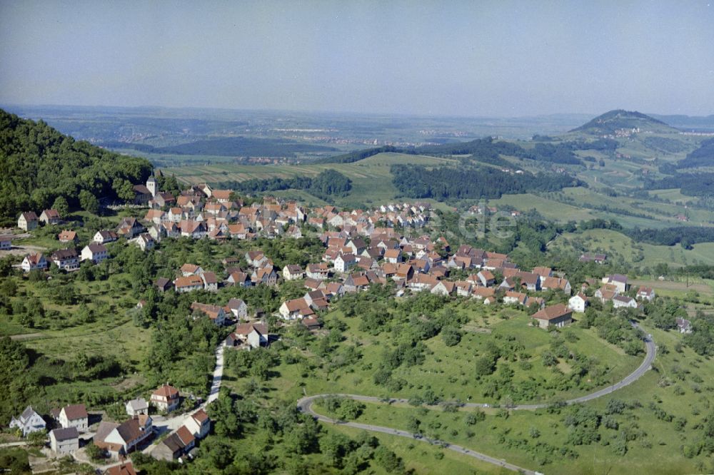 Luftaufnahme Hohenstaufen - Stadtansicht vom Innenstadtbereich in Hohenstaufen im Bundesland Baden-Württemberg, Deutschland