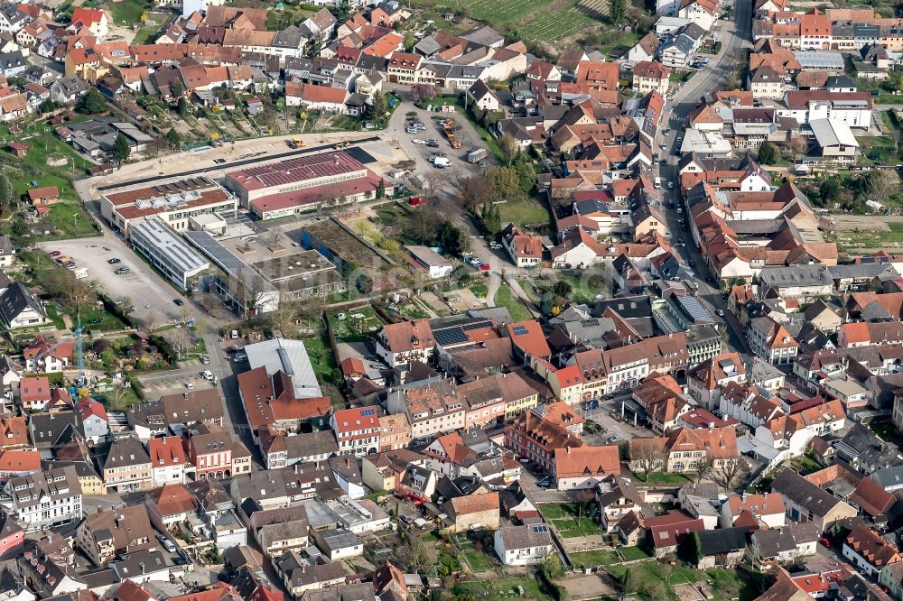 Luftaufnahme Ihringen - Stadtansicht vom Innenstadtbereich in Ihringen im Bundesland Baden-Württemberg, Deutschland
