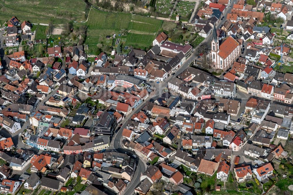 Ihringen aus der Vogelperspektive: Stadtansicht vom Innenstadtbereich in Ihringen im Bundesland Baden-Württemberg, Deutschland
