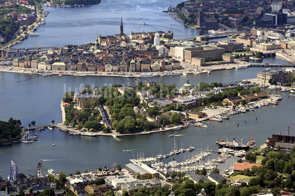 Stockholm von oben - Stadtansicht vom Innenstadtbereich mit den Inseln Stadsholmen und Skeppsholmen in Stockholm in Stockholms län, Schweden