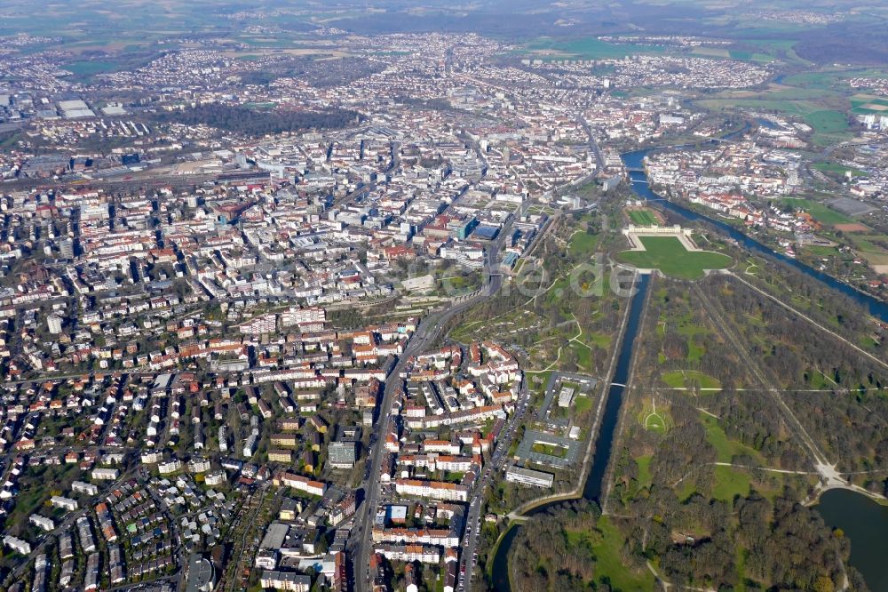 Kassel von oben - Stadtansicht vom Innenstadtbereich in Kassel im Bundesland Hessen, Deutschland