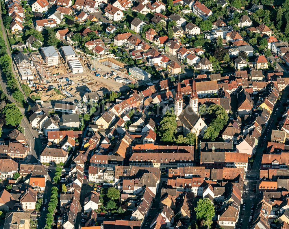 Luftaufnahme Kenzingen - Stadtansicht vom Innenstadtbereich in Kenzingen im Bundesland Baden-Württemberg, Deutschland