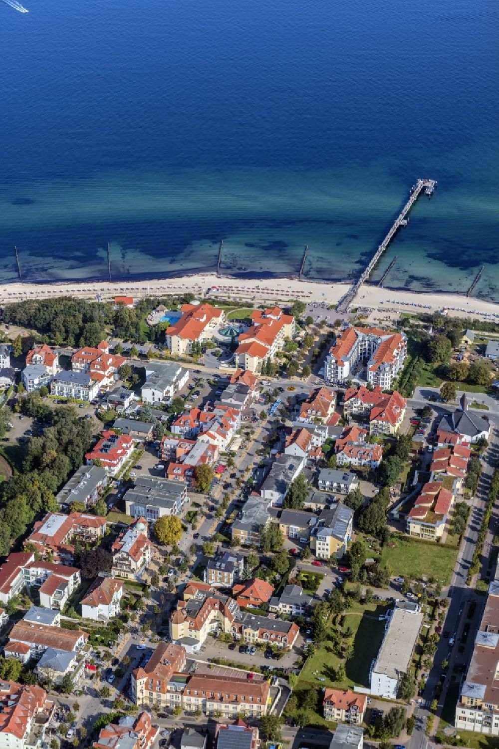Luftbild Kühlungsborn - Stadtansicht vom Innenstadtbereich in Kühlungsborn im Bundesland Mecklenburg-Vorpommern, Deutschland