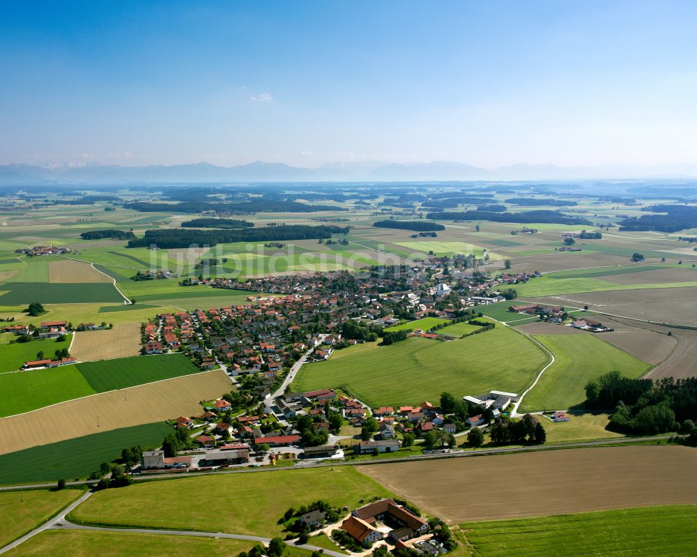 Kirchweidach aus der Vogelperspektive: Stadtansicht vom Innenstadtbereich in Kirchweidach im Bundesland Bayern, Deutschland