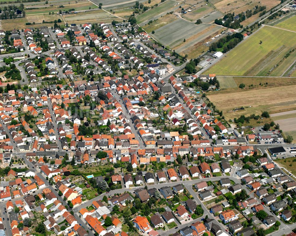 Luftaufnahme Kirrlach - Stadtansicht vom Innenstadtbereich in Kirrlach im Bundesland Baden-Württemberg, Deutschland