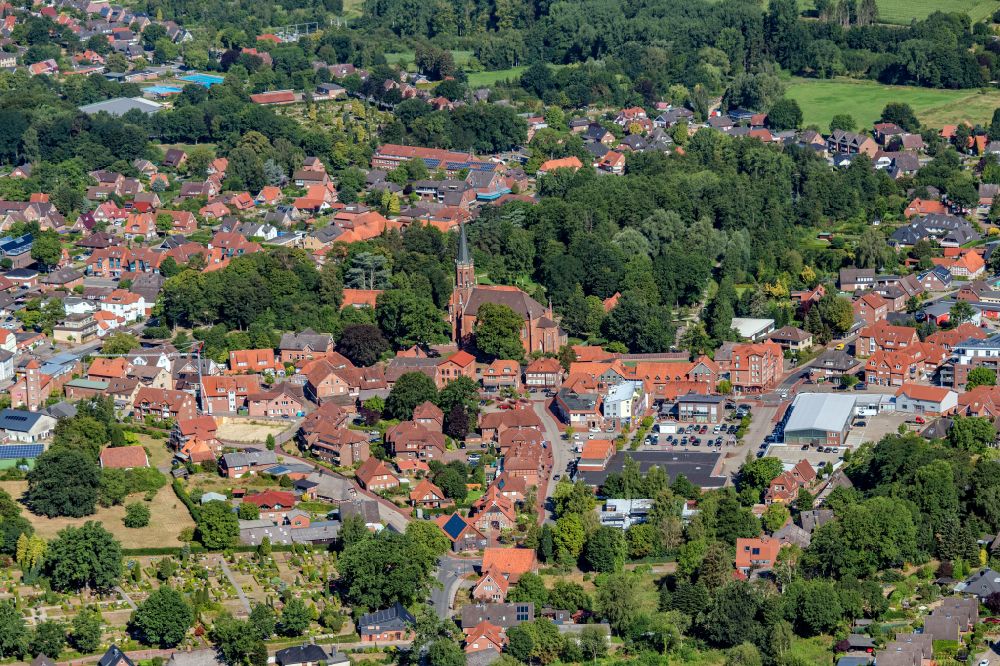 Luftaufnahme Harsefeld - Stadtansicht vom Innenstadtbereich Klosterpark in Harsefeld im Bundesland Niedersachsen, Deutschland