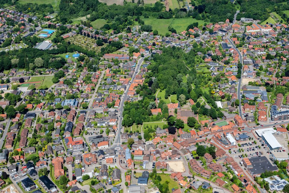 Luftaufnahme Harsefeld - Stadtansicht vom Innenstadtbereich Klosterpark in Harsefeld im Bundesland Niedersachsen, Deutschland