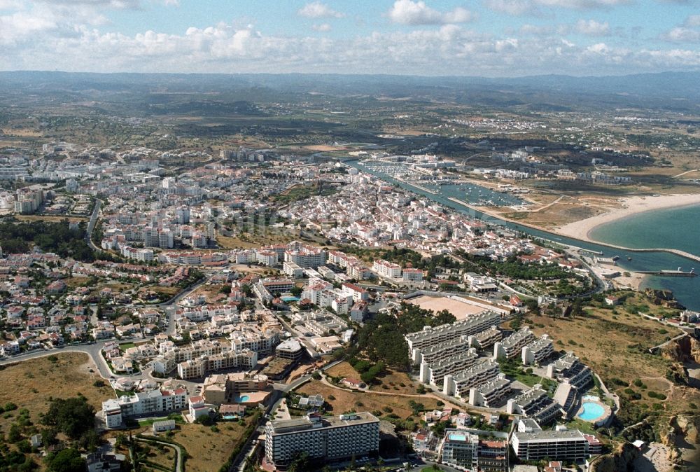 Lagos von oben - Stadtansicht vom Innenstadtbereich in Lagos in Faro, Portugal