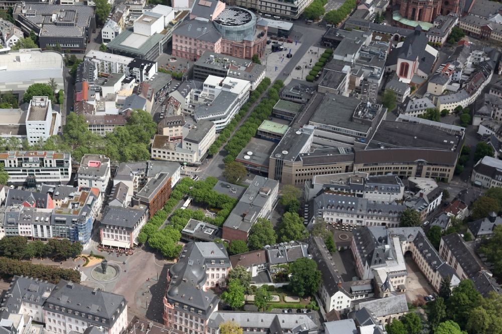 Luftbild Mainz - Stadtansicht vom Innenstadtbereich mit der Ludwigstraße in Mainz im Bundesland Rheinland-Pfalz, Deutschland