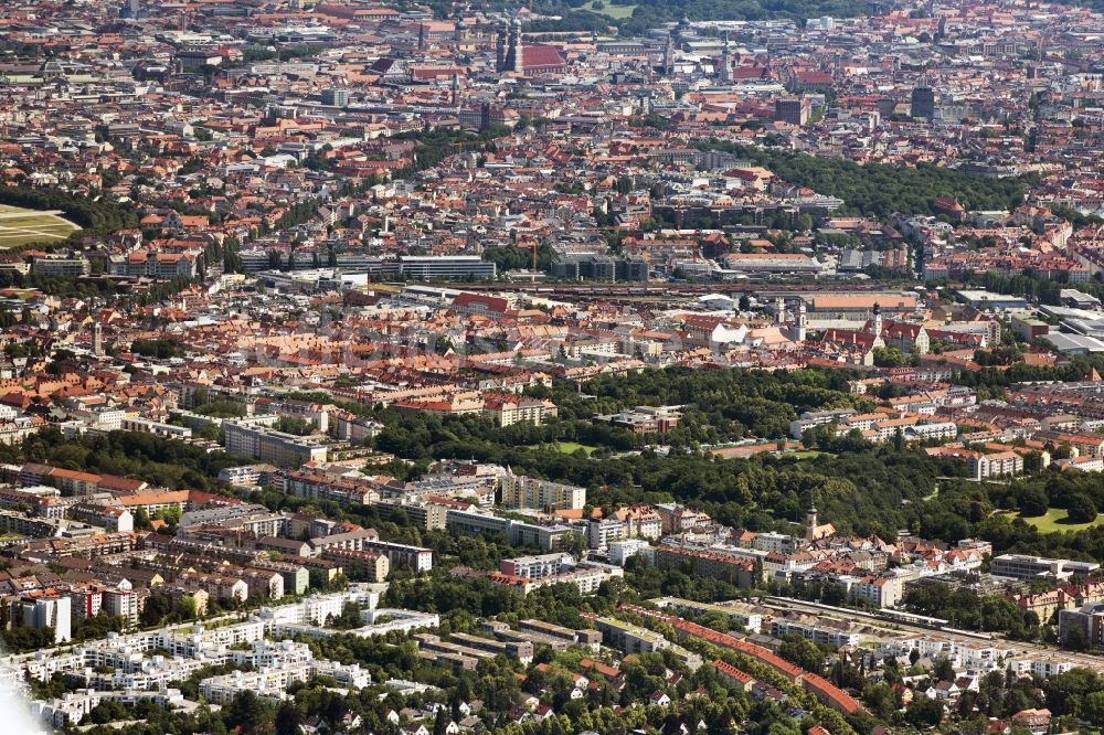 München von oben - Stadtansicht vom Innenstadtbereich in München im Bundesland Bayern, Deutschland