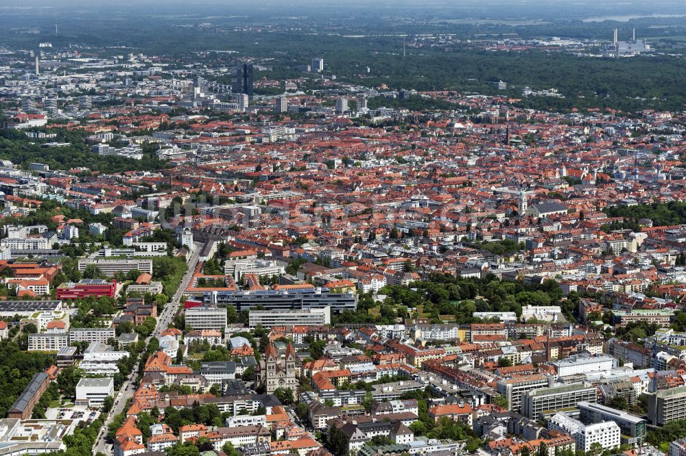 Luftaufnahme München - Stadtansicht vom Innenstadtbereich in München im Bundesland Bayern, Deutschland