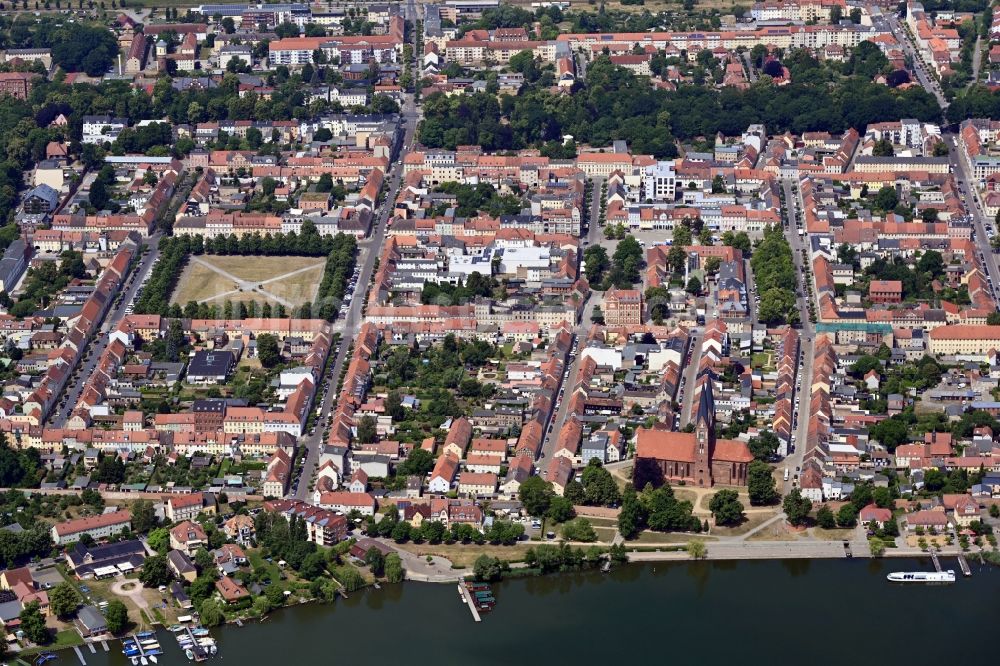 Neuruppin von oben - Stadtansicht vom Innenstadtbereich in Neuruppin im Bundesland Brandenburg, Deutschland