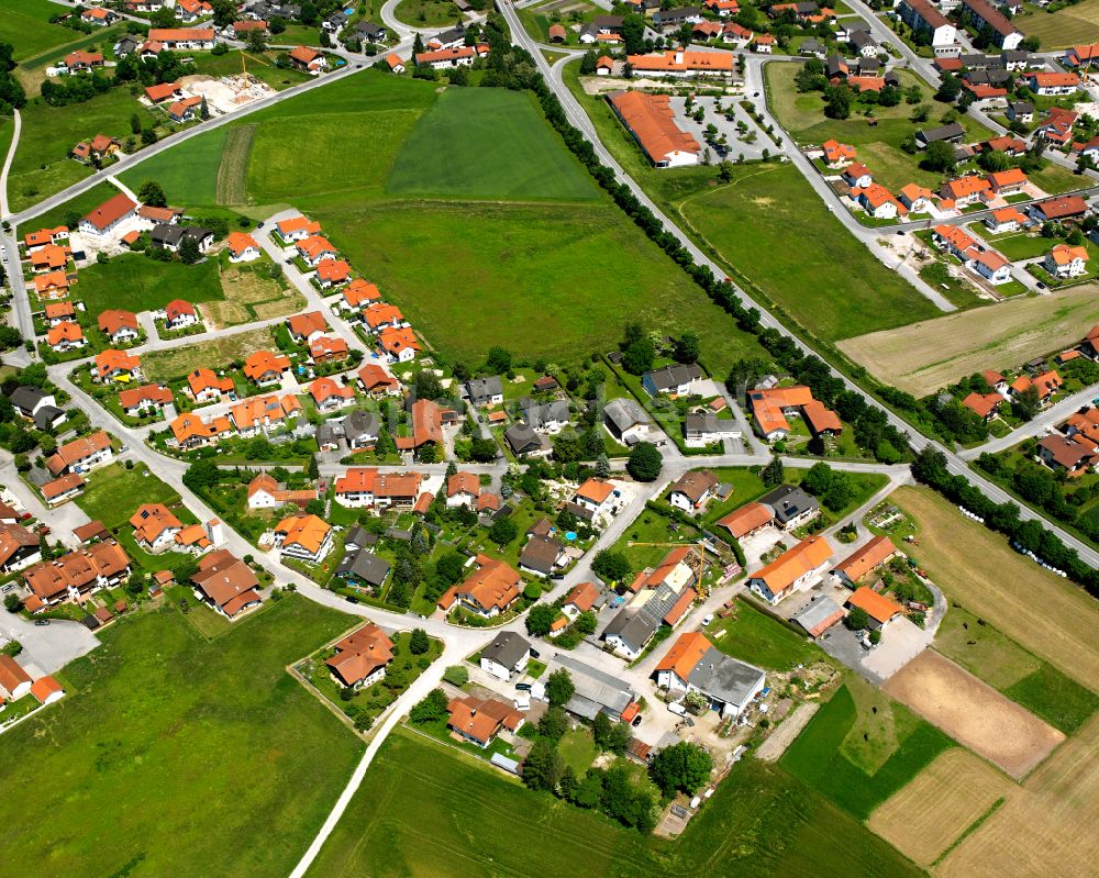 Oberemmerting von oben - Stadtansicht vom Innenstadtbereich in Oberemmerting im Bundesland Bayern, Deutschland