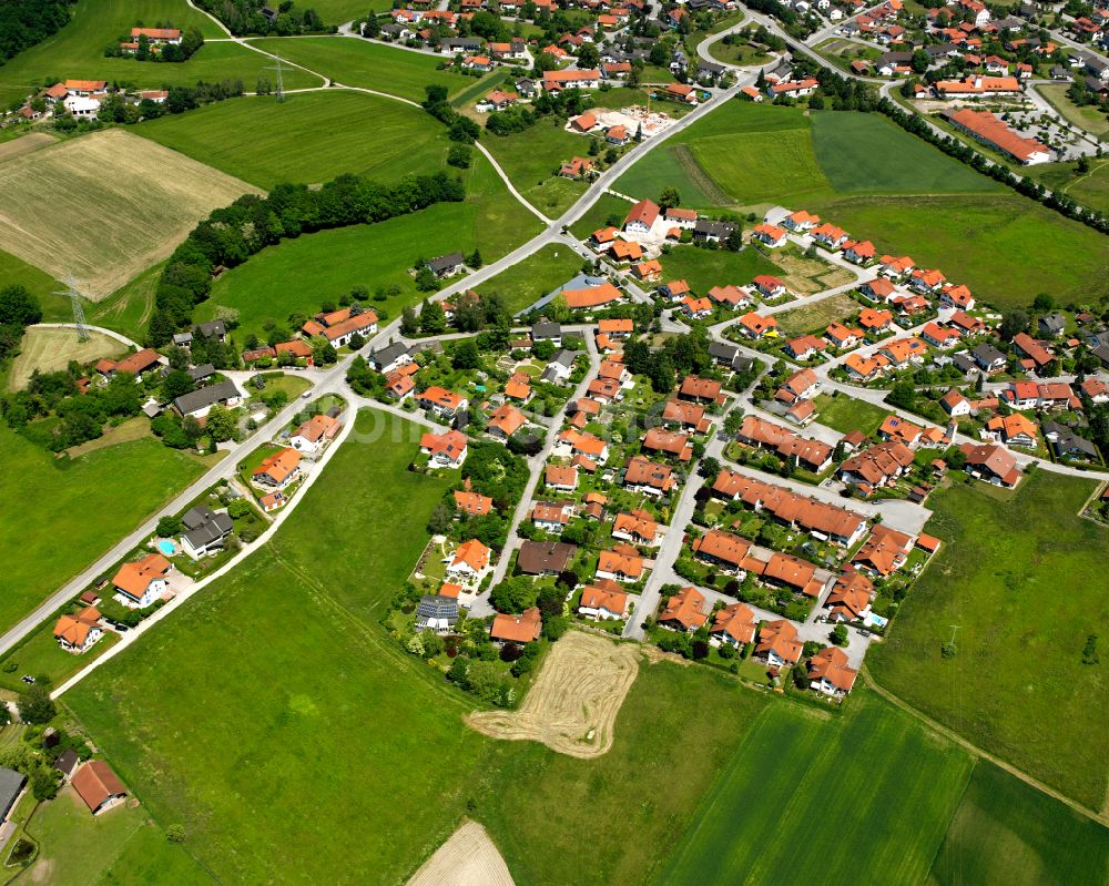 Oberemmerting von oben - Stadtansicht vom Innenstadtbereich in Oberemmerting im Bundesland Bayern, Deutschland