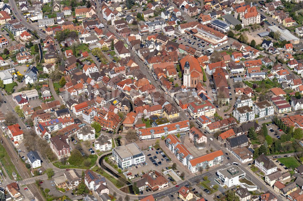 Oberkirch von oben - Stadtansicht vom Innenstadtbereich in Oberkirch im Bundesland Baden-Württemberg, Deutschland
