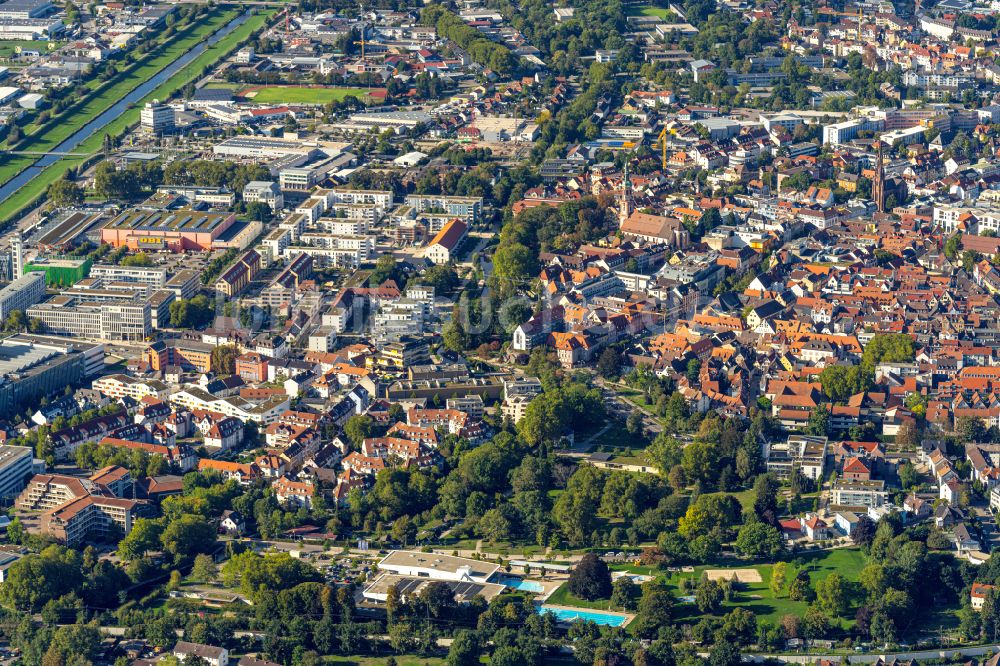 Offenburg von oben - Stadtansicht vom Innenstadtbereich in Offenburg im Bundesland Baden-Württemberg