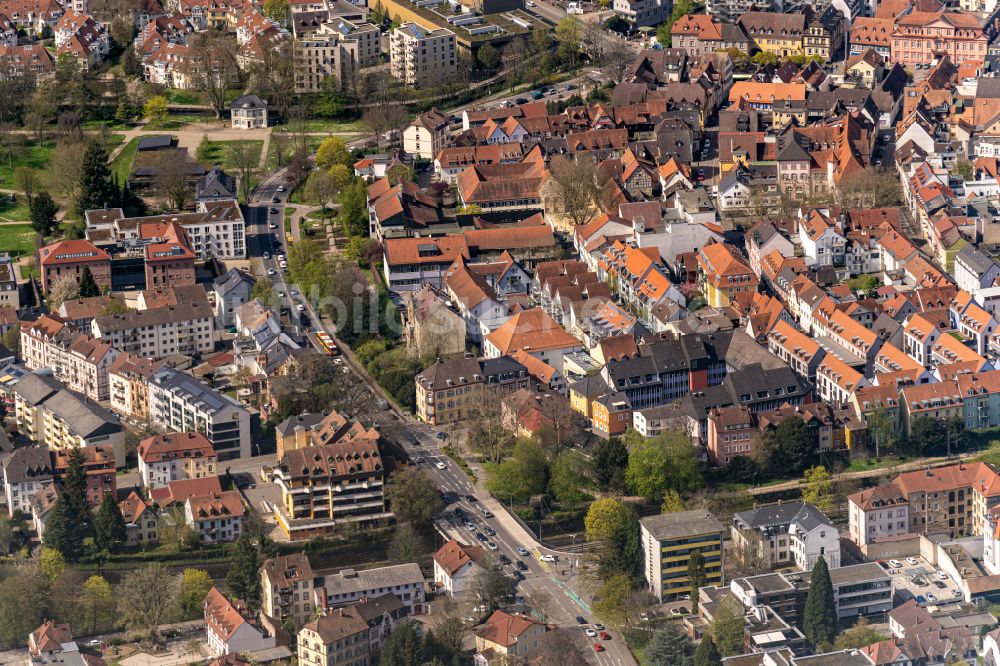 Offenburg von oben - Stadtansicht vom Innenstadtbereich in Offenburg im Bundesland Baden-Württemberg, Deutschland