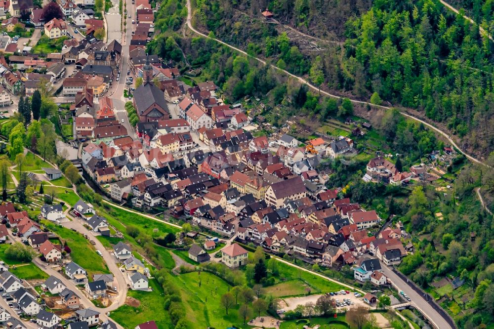 Luftaufnahme Oppenau - Stadtansicht vom Innenstadtbereich in Oppenau im Bundesland Baden-Württemberg, Deutschland
