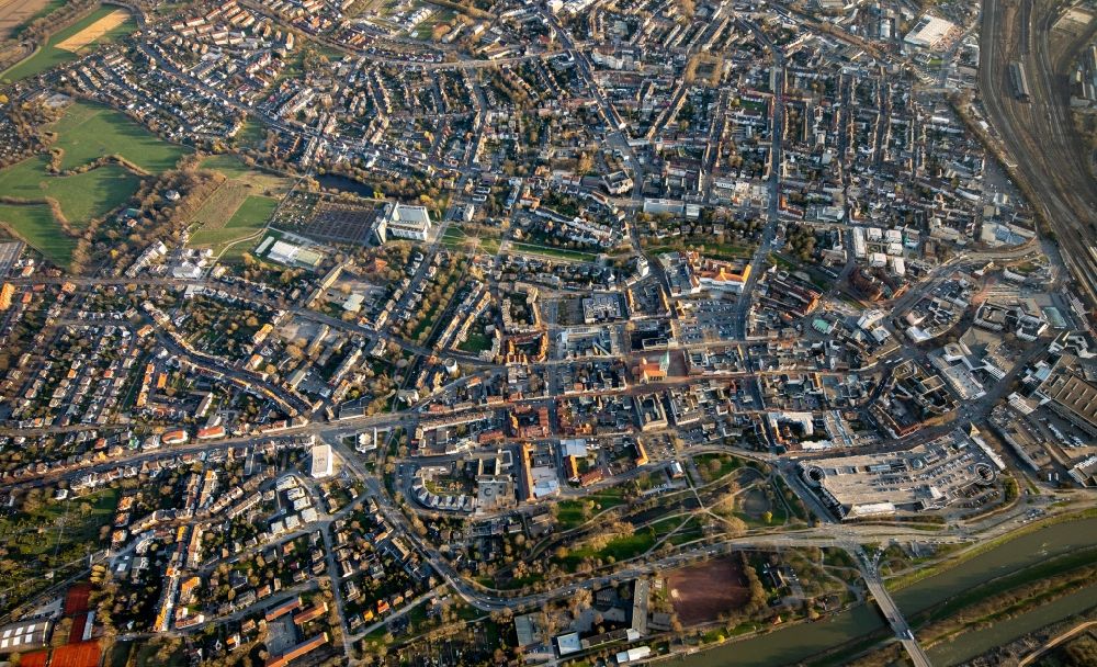 Luftbild Hamm - Stadtansicht vom Innenstadtbereich im Ortsteil Heessen in Hamm im Bundesland Nordrhein-Westfalen, Deutschland