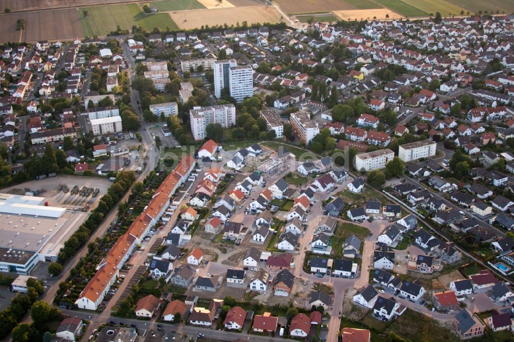 Bobenheim-Roxheim aus der Vogelperspektive: Stadtansicht vom Innenstadtbereich im Ortsteil Roxheim in Bobenheim-Roxheim im Bundesland Rheinland-Pfalz