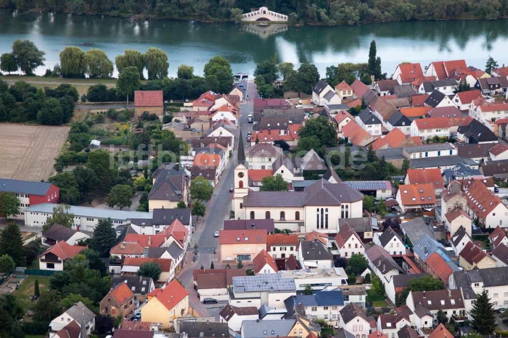 Bobenheim-Roxheim aus der Vogelperspektive: Stadtansicht vom Innenstadtbereich im Ortsteil Roxheim in Bobenheim-Roxheim im Bundesland Rheinland-Pfalz
