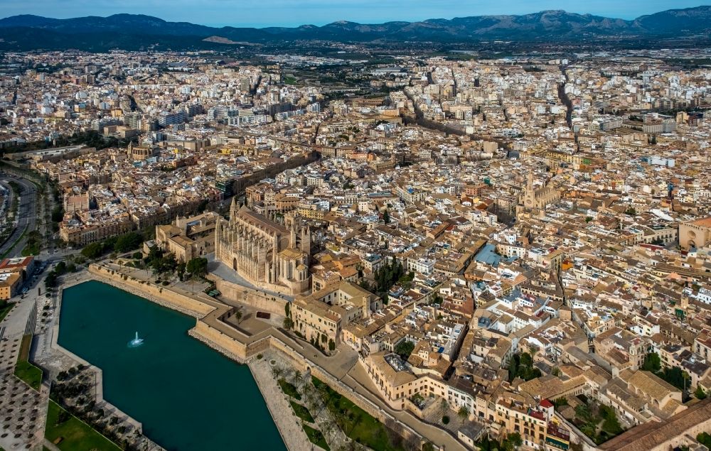 Palma aus der Vogelperspektive: Stadtansicht vom Innenstadtbereich in Palma in Balearische Insel Mallorca, Spanien