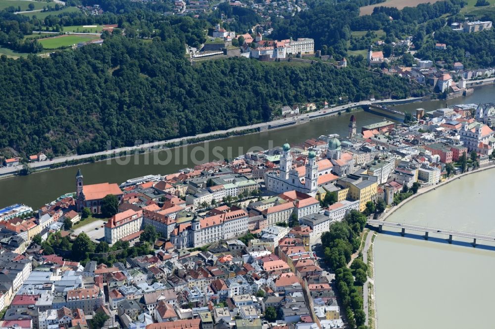 Passau aus der Vogelperspektive: Stadtansicht vom Innenstadtbereich in Passau im Bundesland Bayern, Deutschland