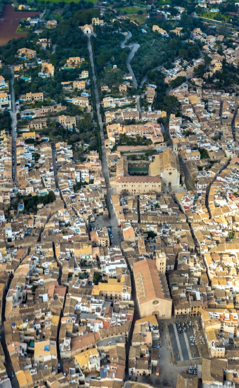 Luftbild Pollenca - Stadtansicht vom Innenstadtbereich in Pollenca in Balearische Insel Mallorca, Spanien