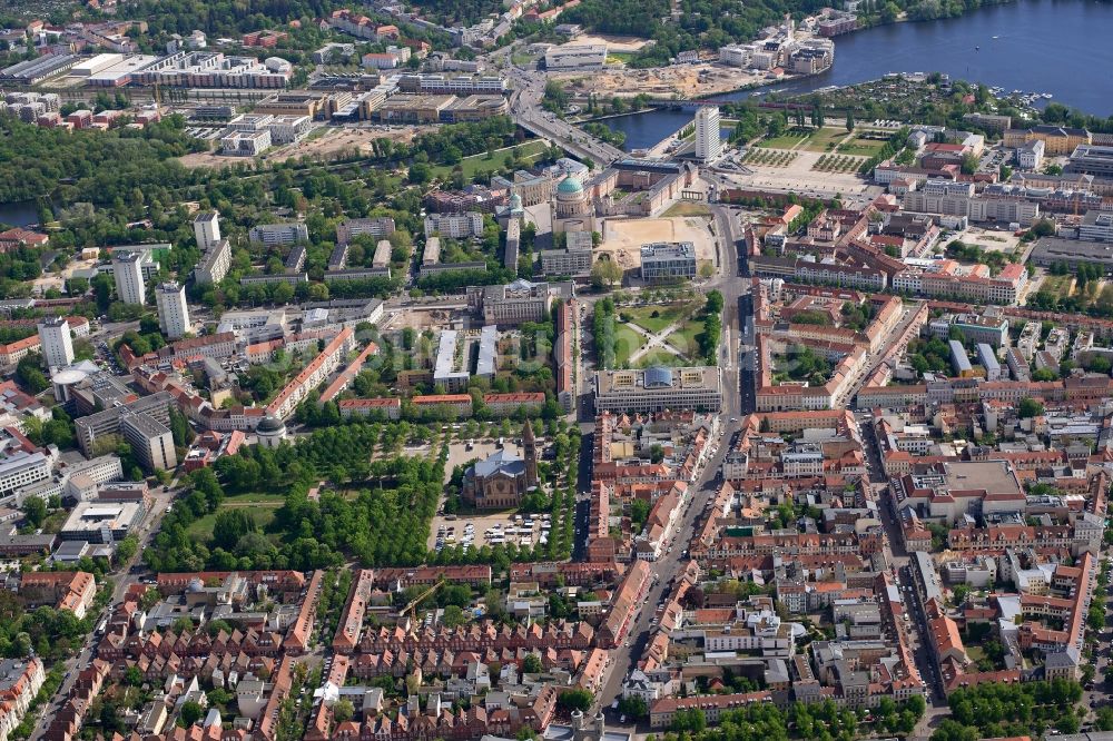 Luftaufnahme Potsdam - Stadtansicht vom Innenstadtbereich in Potsdam im Bundesland Brandenburg, Deutschland