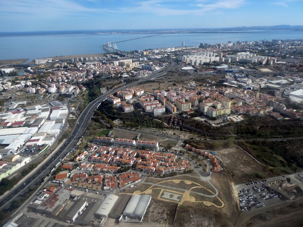 Luftbild Prior Velho - Stadtansicht vom Innenstadtbereich in Prior Velho in Lissabon, Portugal