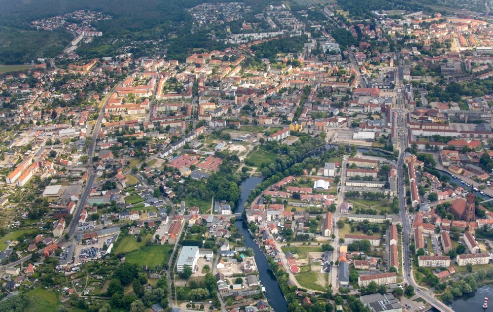 Rathenow von oben - Stadtansicht vom Innenstadtbereich in Rathenow im Bundesland Brandenburg, Deutschland