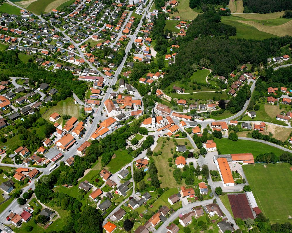 Reischach aus der Vogelperspektive: Stadtansicht vom Innenstadtbereich in Reischach im Bundesland Bayern, Deutschland