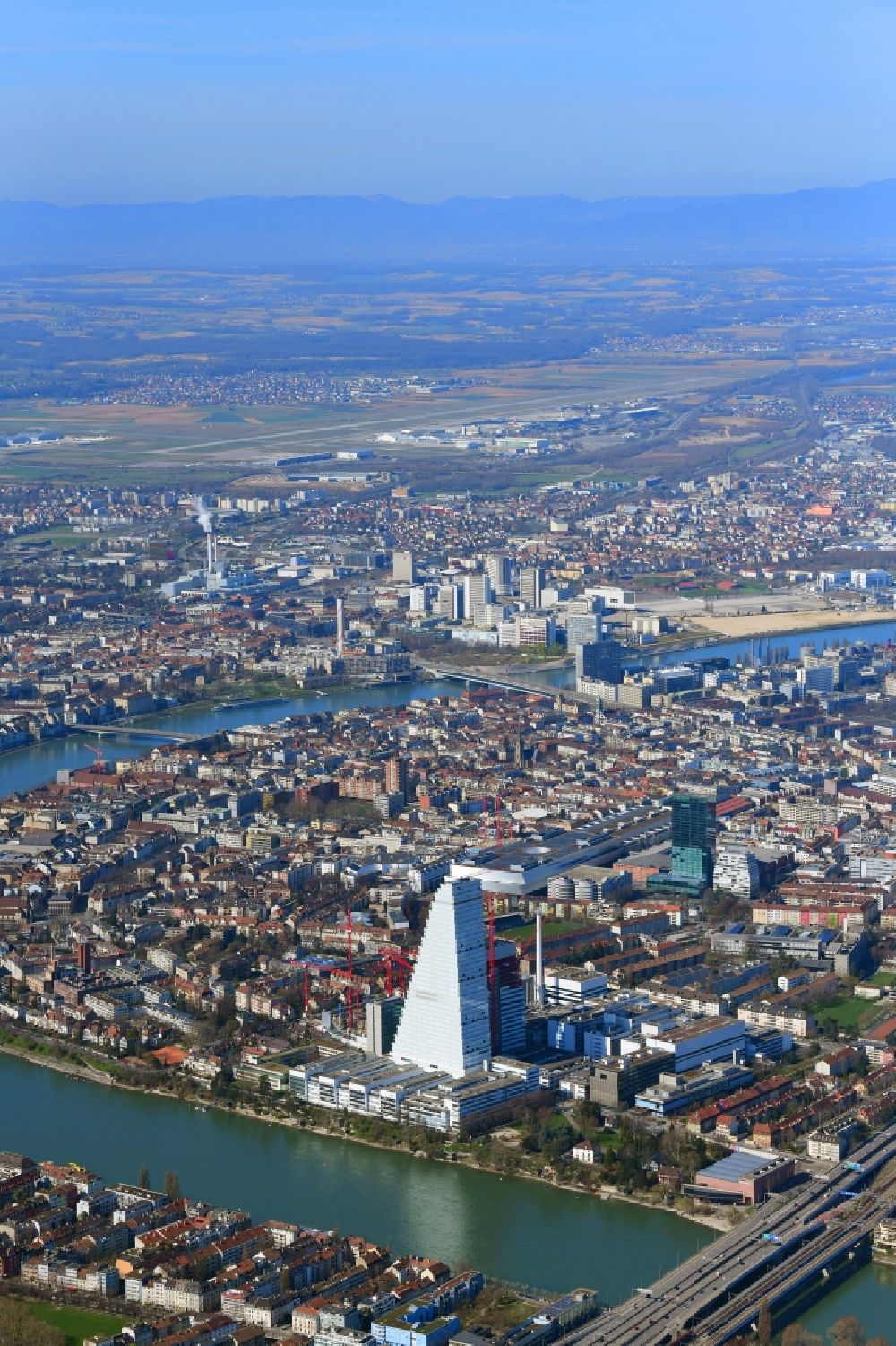 Luftbild Basel - Stadtansicht vom Innenstadtbereich und dem Rheinknie in Basel, Schweiz