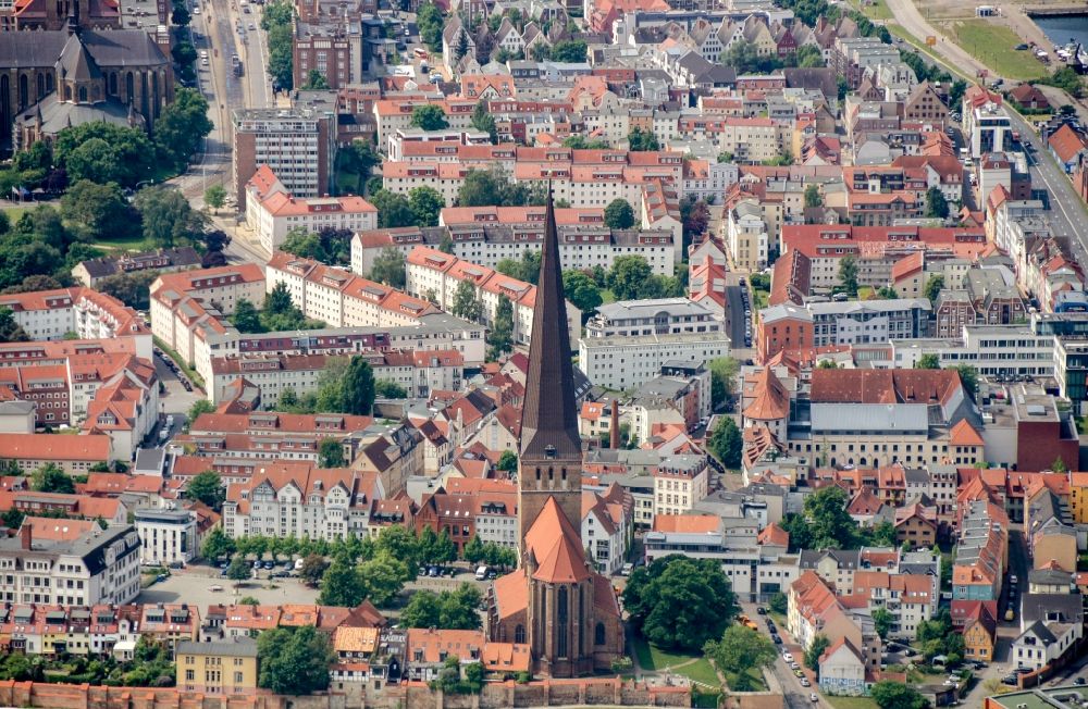 Rostock aus der Vogelperspektive: Stadtansicht vom Innenstadtbereich in Rostock im Bundesland Mecklenburg-Vorpommern, Deutschland