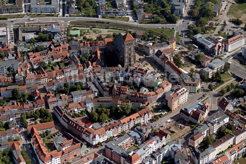 Rostock von oben - Stadtansicht vom Innenstadtbereich in Rostock im Bundesland Mecklenburg-Vorpommern, Deutschland