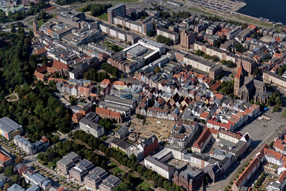 Luftaufnahme Rostock - Stadtansicht vom Innenstadtbereich in Rostock im Bundesland Mecklenburg-Vorpommern, Deutschland