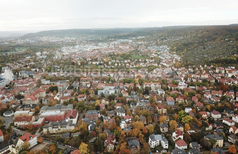 Jena aus der Vogelperspektive: Stadtansicht vom Innenstadtbereich im Saalethal in Jena im Bundesland Thüringen, Deutschland