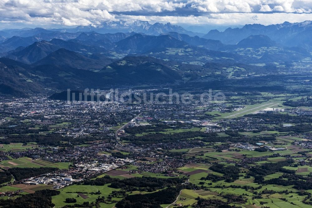 Luftaufnahme Salzburg - Stadtansicht vom Innenstadtbereich in Salzburg in Österreich