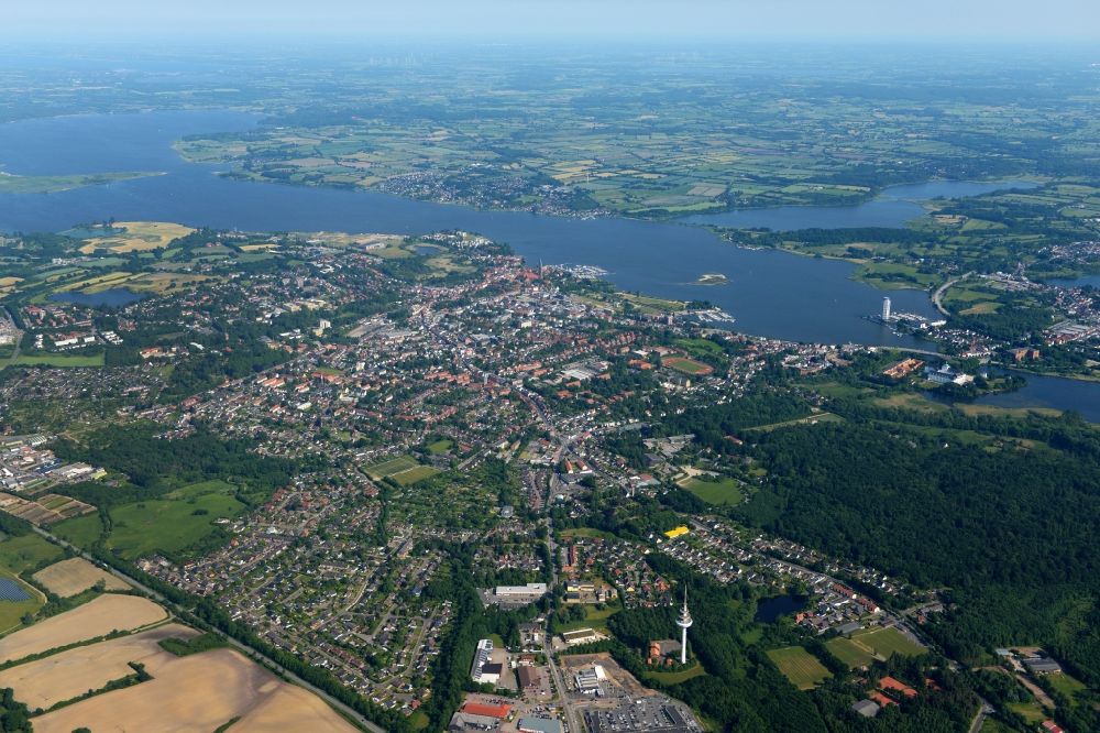 Luftaufnahme Schleswig - Stadtansicht vom Innenstadtbereich in Schleswig im Bundesland Schleswig-Holstein