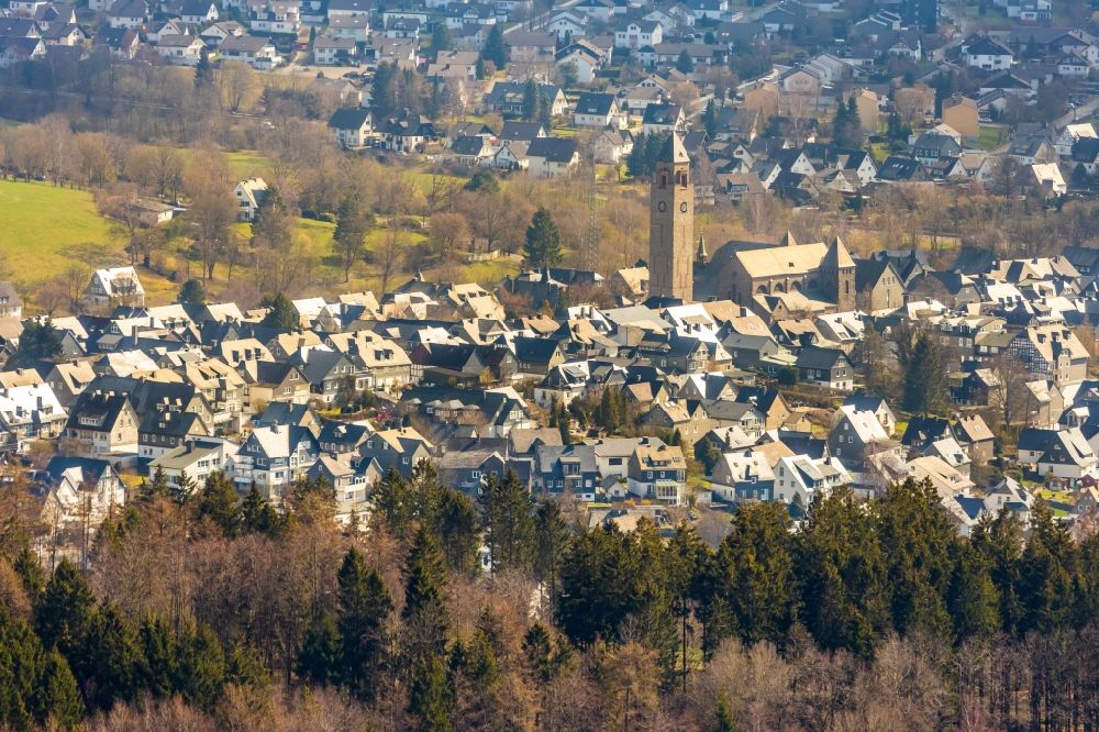 Luftbild Schmallenberg - Stadtansicht vom Innenstadtbereich in Schmallenberg im Bundesland Nordrhein-Westfalen, Deutschland