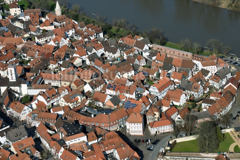 Luftaufnahme Seligenstadt - Stadtansicht vom Innenstadtbereich in Seligenstadt im Bundesland Hessen
