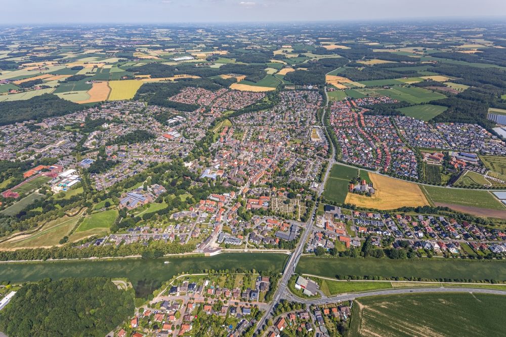 Senden aus der Vogelperspektive: Stadtansicht vom Innenstadtbereich in Senden im Bundesland Nordrhein-Westfalen, Deutschland