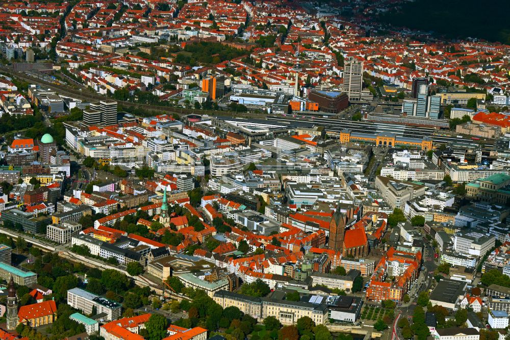 Hannover aus der Vogelperspektive: Stadtansicht vom Innenstadtbereich im Stadtgebiet in Hannover im Bundesland Niedersachsen, Deutschland