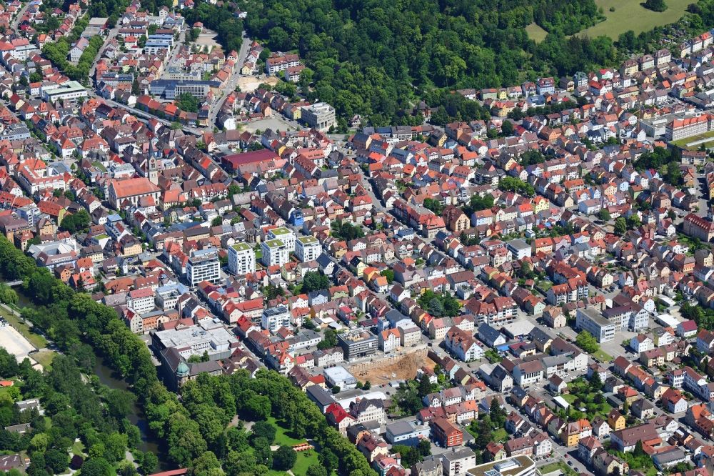 Tuttlingen von oben - Stadtansicht im Innenstadtbereich im Stadtgebiet in Tuttlingen im Bundesland Baden-Württemberg, Deutschland