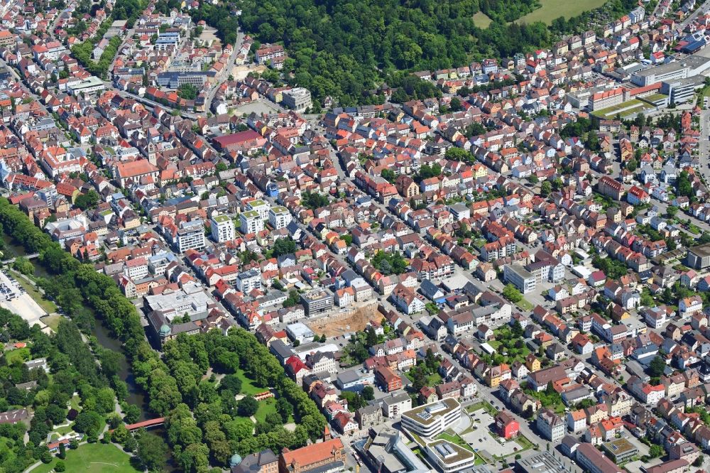 Tuttlingen aus der Vogelperspektive: Stadtansicht im Innenstadtbereich im Stadtgebiet in Tuttlingen im Bundesland Baden-Württemberg, Deutschland