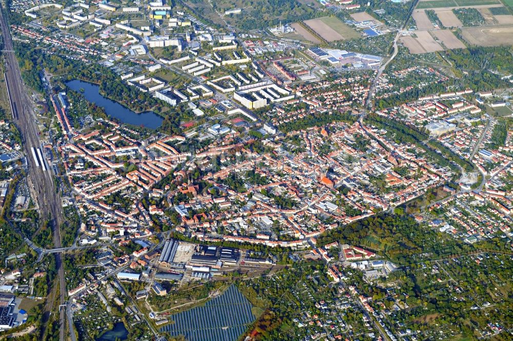Stendal von oben - Stadtansicht vom Innenstadtbereich in Stendal im Bundesland Sachsen-Anhalt, Deutschland