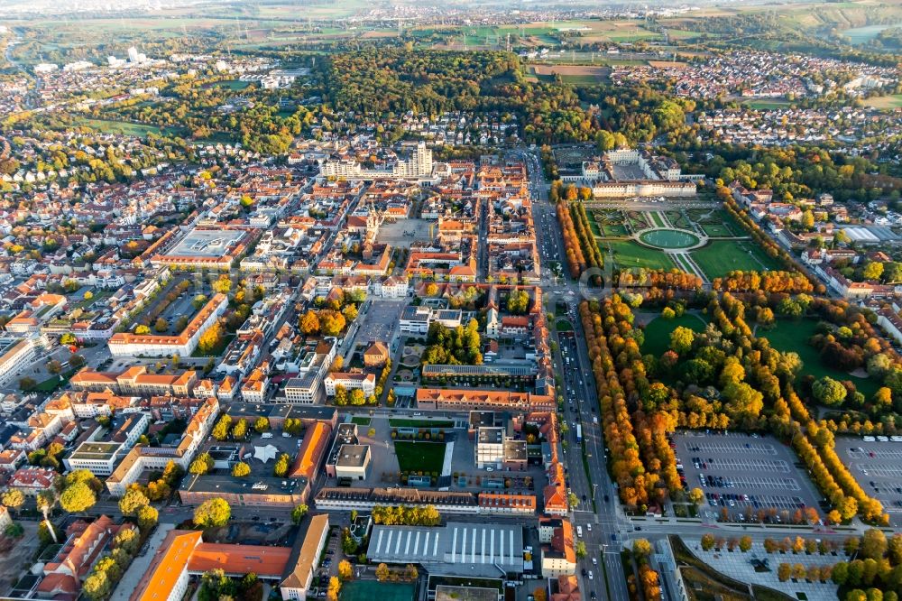 Luftbild Ludwigsburg - Stadtansicht vom Innenstadtbereich Stuttgarter / Schorndorfer Straße und Schloßpark in Ludwigsburg im Bundesland Baden-Württemberg, Deutschland