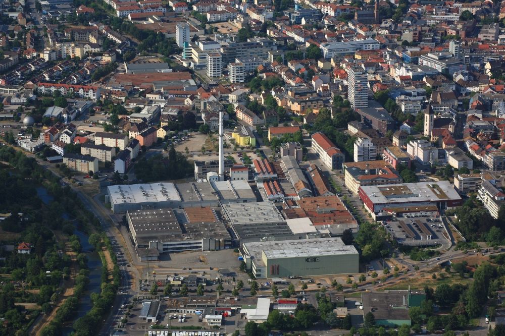 Lörrach aus der Vogelperspektive: Stadtansicht vom Innenstadtbereich und dem Textilunternehmen KBC in Lörrach im Bundesland Baden-Württemberg