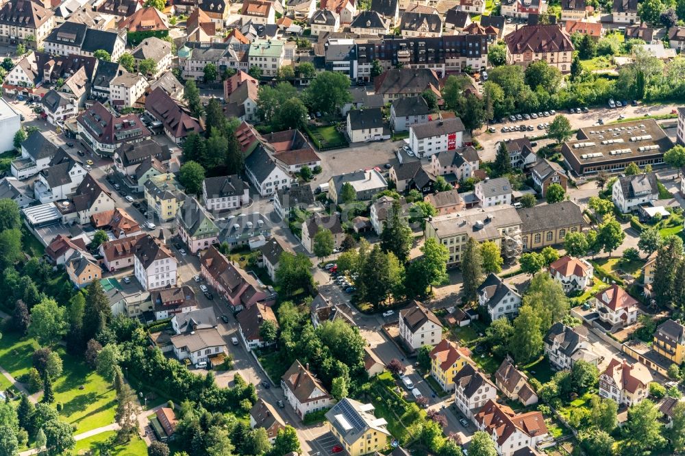 Luftbild Titisee-Neustadt - Stadtansicht vom Innenstadtbereich in Titisee-Neustadt im Bundesland Baden-Württemberg, Deutschland
