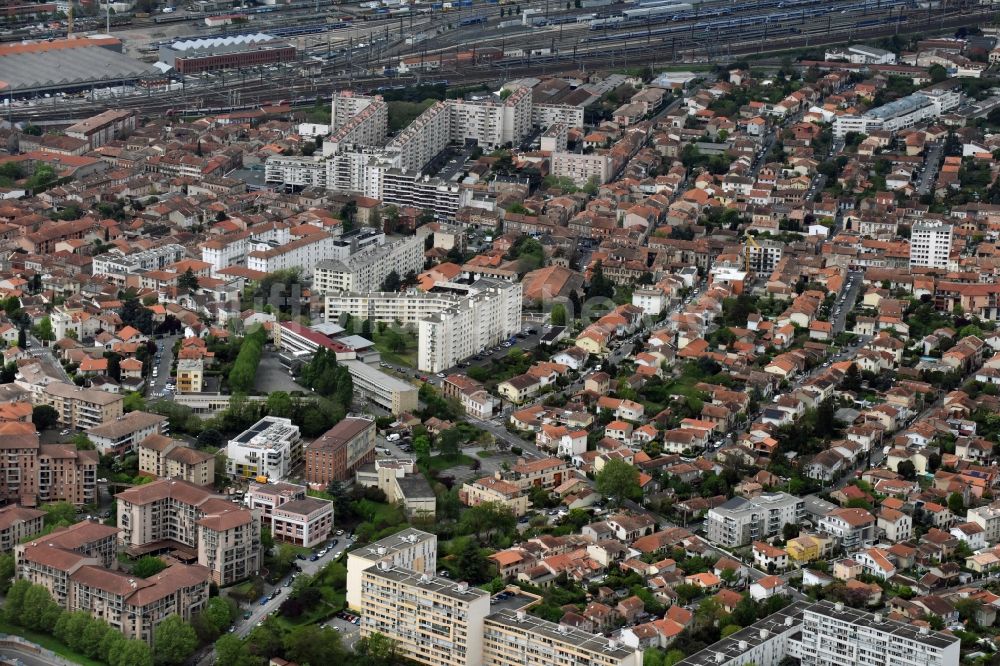 Luftbild Toulouse - Stadtansicht vom Innenstadtbereich in Toulouse in Languedoc-Roussillon Midi-Pyrenees, Frankreich